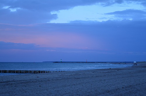Warnemünde
<p>Warnem&uuml;nde beach at dusk, in the background you can see Warnem&uuml;nde lighthouse</p>
Coastline - Beach, Shipping/Harbour
Anna Rürup